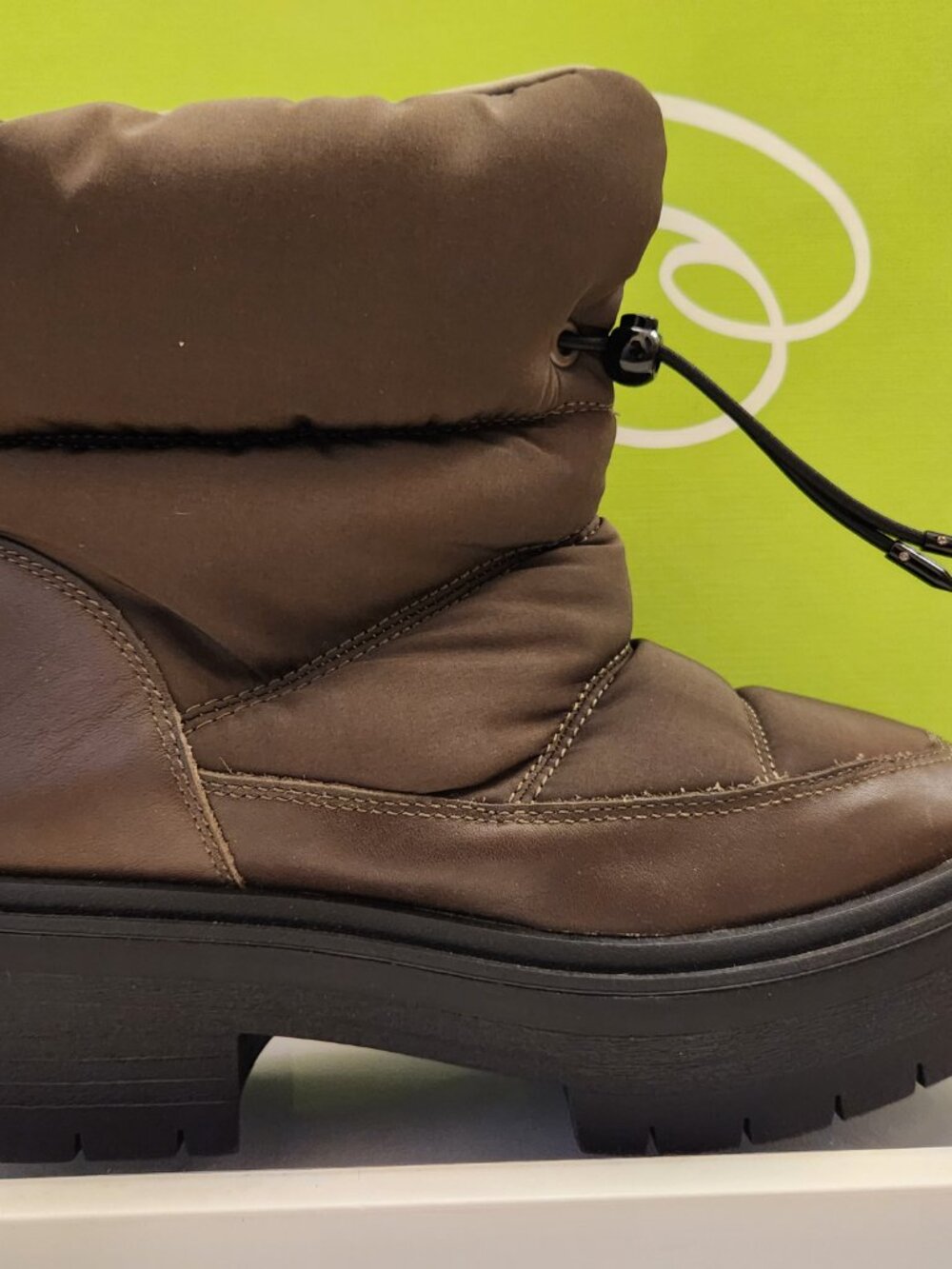Sam Edelman "Lakyn" Winter Boots. NIB. Size 6. Alpine Green.
